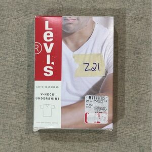 Levi's Men's Classic White V-Neck Undershirt